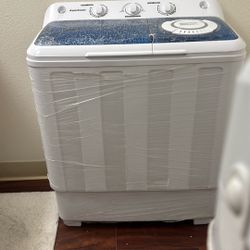 Washing Machine With Spiner 