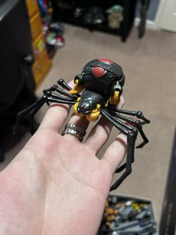 transformers wfc kingdom black arachnia 