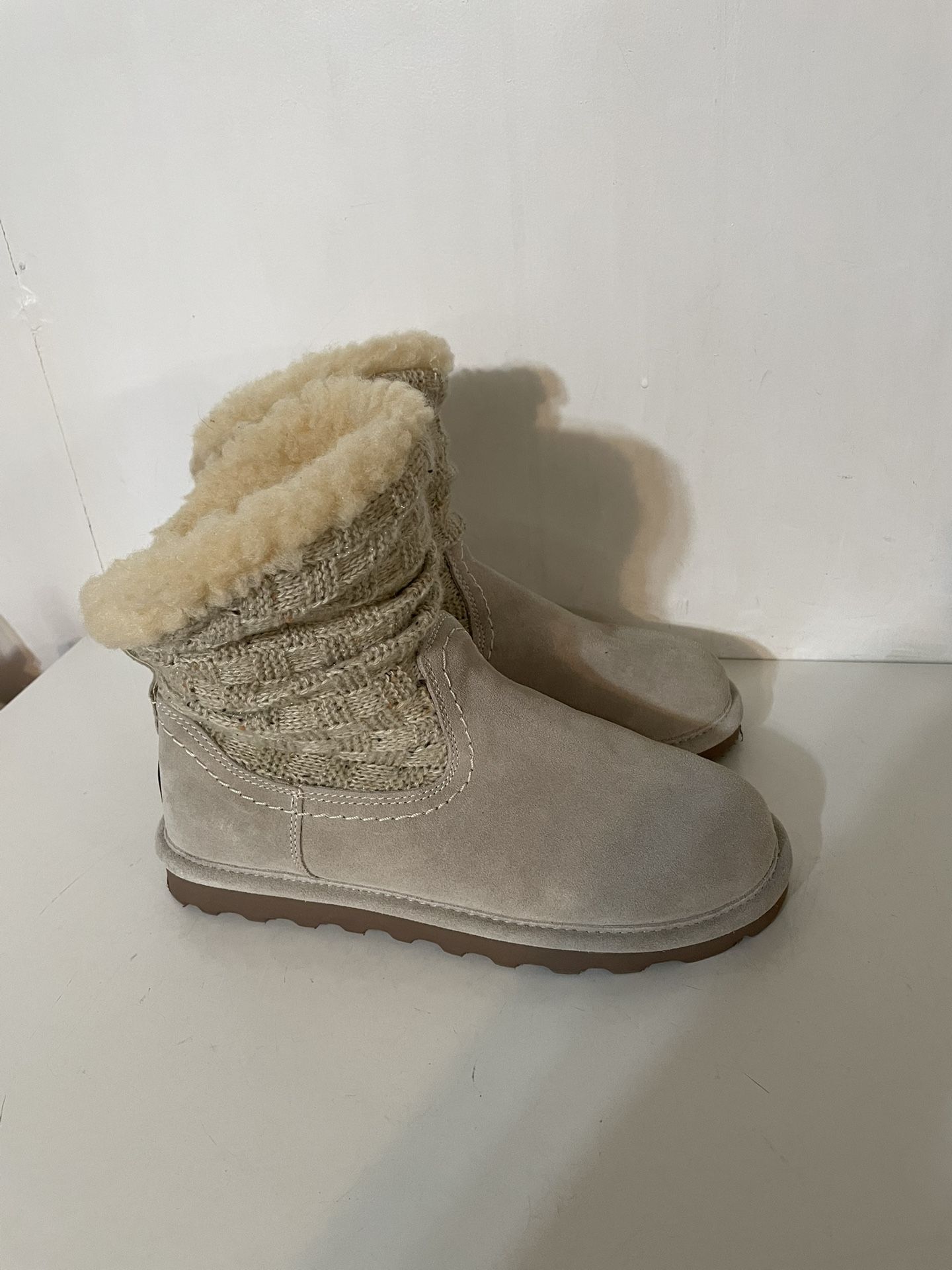 Bear Paw Boots Never Used Size In Pics