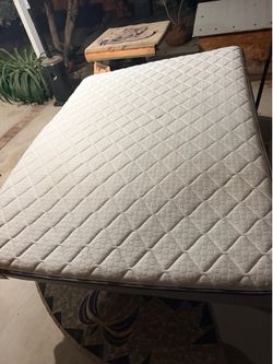 SEALY QUEEN MATTRESS