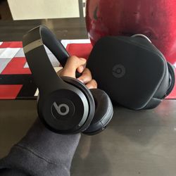 Beats Solo 4 