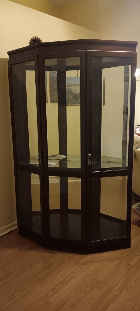 $250 Lighted 3 shelf curio cabinet