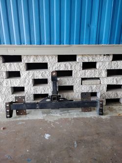 UNIVERSAL TRAILER HITCH