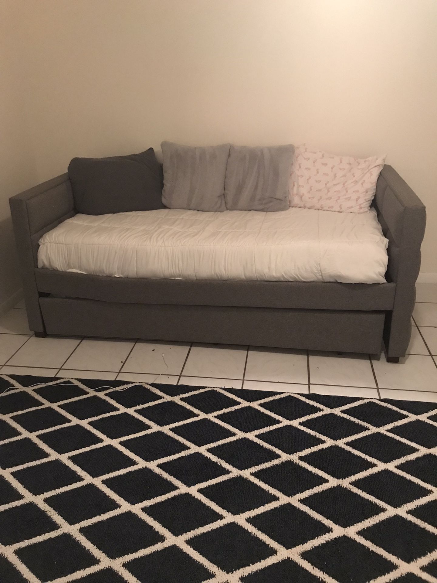 Bedframe twin size trundle