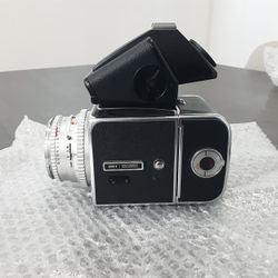 Hasselblad 500c Medium Format Camera (Excellent Condition)  With Carl Zeiss Planar F/2.8 80mm Lens, A12 Film Back, AE Prism Finder