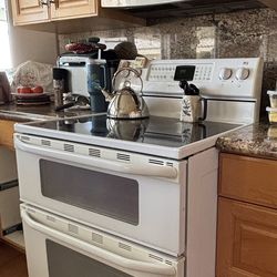 ENTIRE KITCHEN for $400! Electric Range With Double Oven, Microwave Oven, Refrigerator, Dishwasher