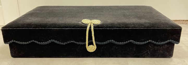 Vintage jewelry/keepsake box