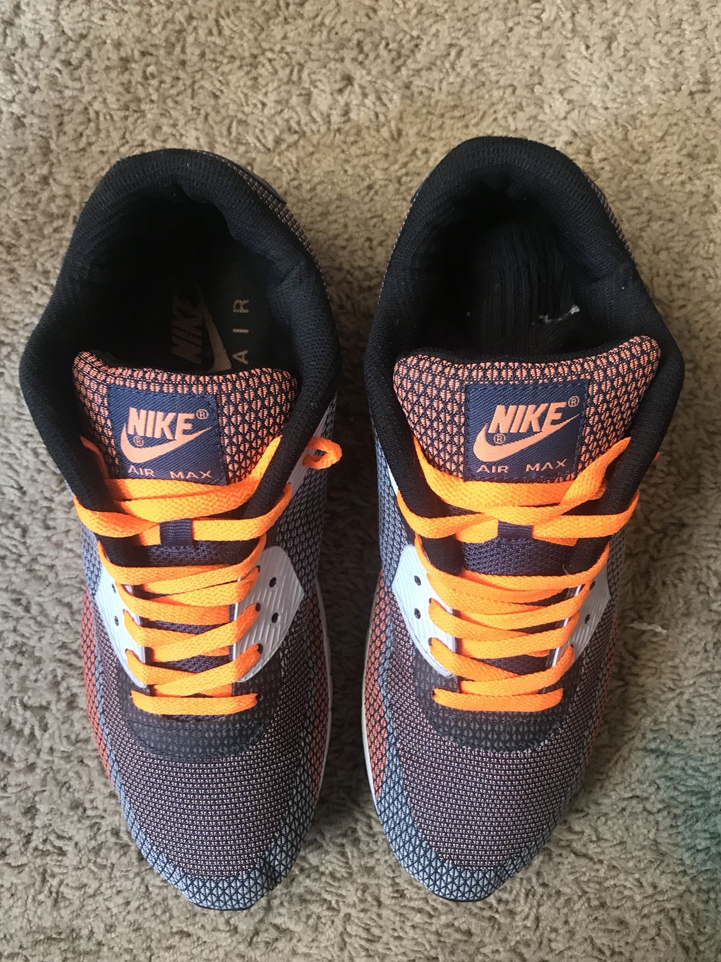 Air max 90 JCRDs in basically brand new Condition. Super lightweight and comfy due to them having a nike Free Foam midsole instead of its normal rubb