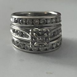 Beautiful 3 piece Diamond Ring