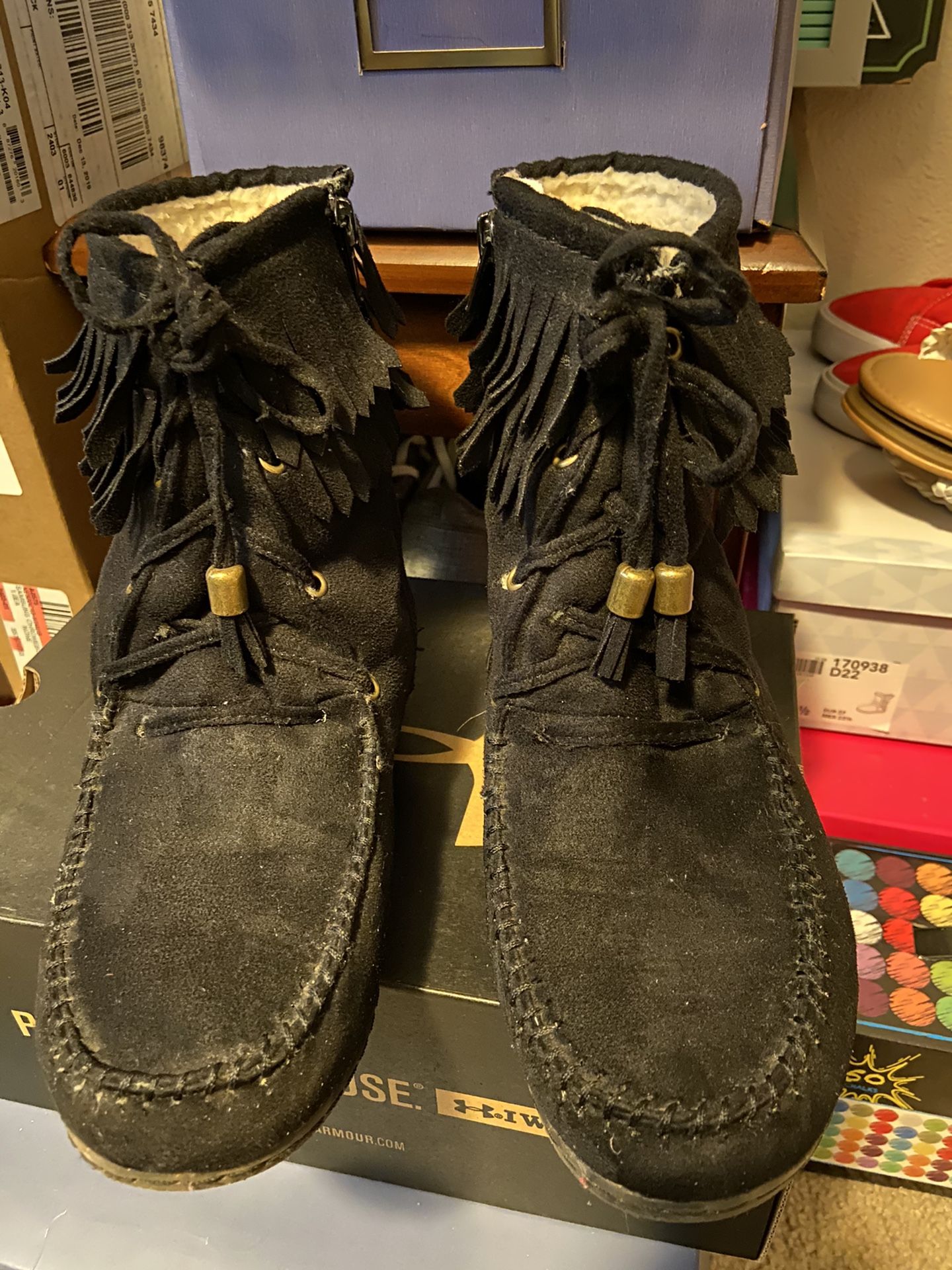 SODA Moccasins Fringe Boots Size 7