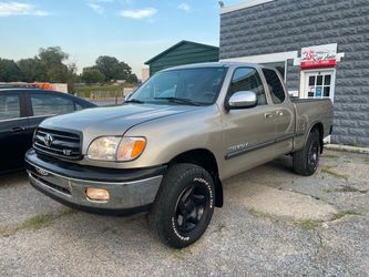Toyota Tundra V8 Extended Cab Pickup Truck