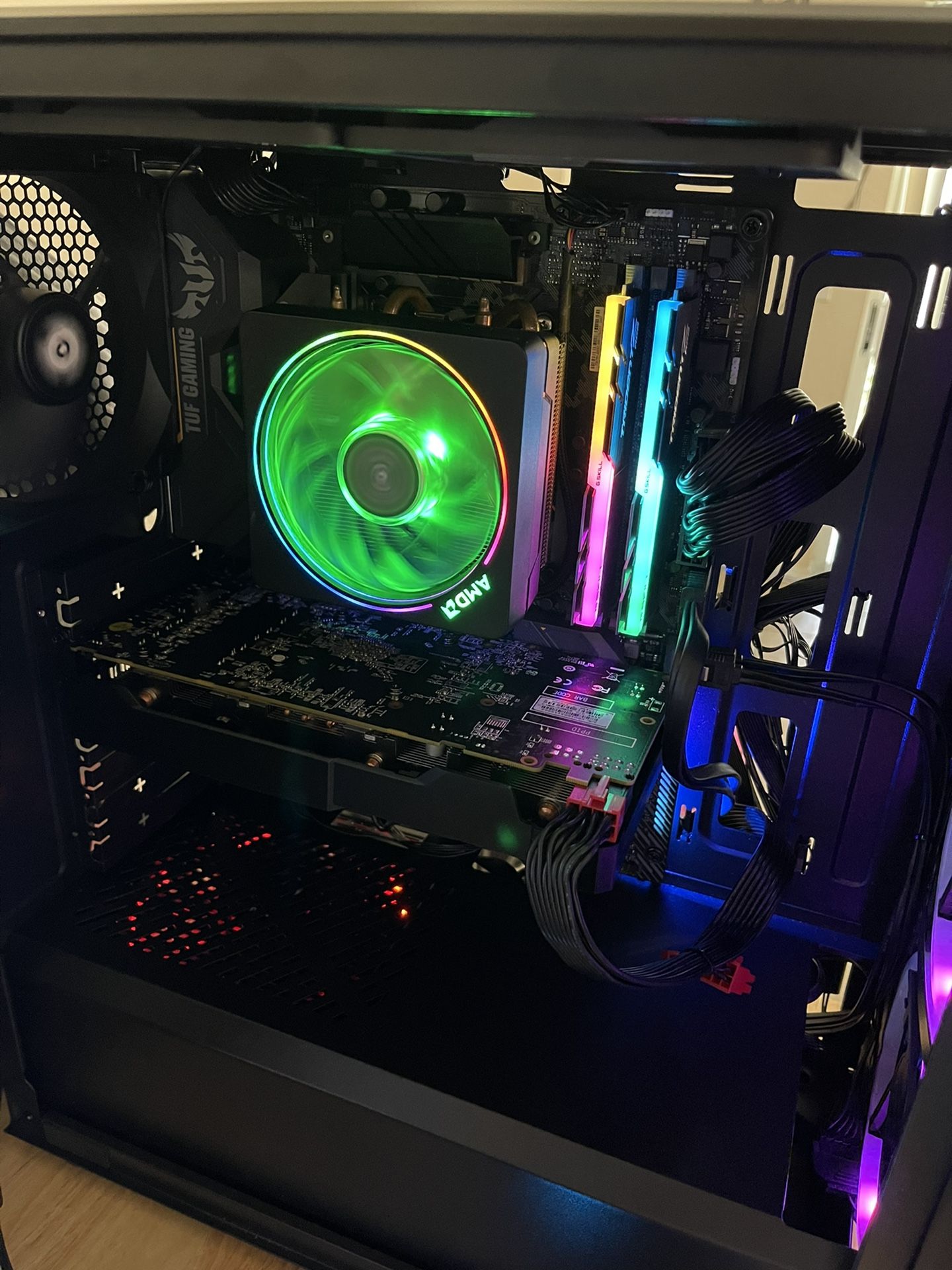 Título para ryzen 7 Custom Gaming Computer with AMD Ryzen 7 2700, RX 570 8GB, M.2 1Tb XPG ,RGB650W, 16 GbG.SKill ,HDD 4Tb