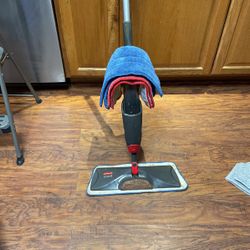 Rubbermaid Reveal Spray Mop