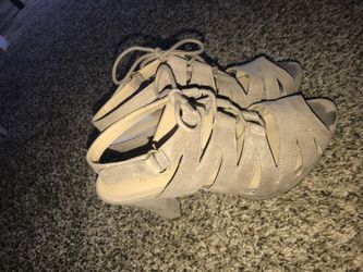 Beige heels - size 8 1/2