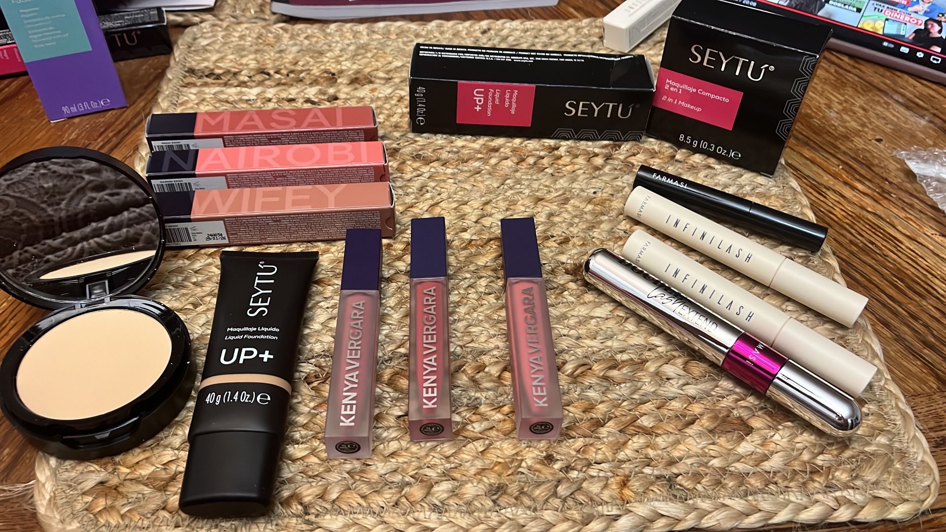 Bundle Of 10 Quality Makeup Deal