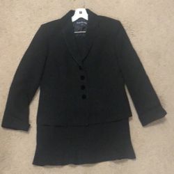 2-pc Skirt Suit Sz 6 Evan Picone Black