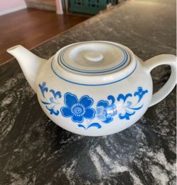Vintage Liling China Blue & White Floral Teapot - Qunli