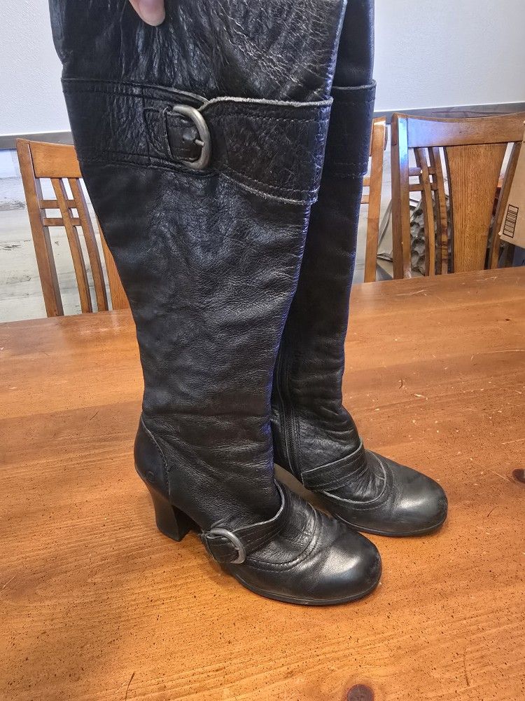 8.5 Black Boots