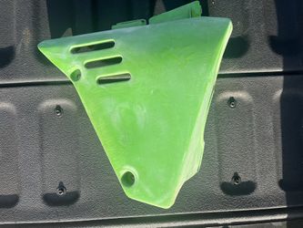 81-82 KX80 Side Cover