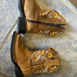 Cowboy boots with the same sunflowers size 74 little girl