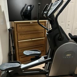 Reebok Elliptical With Power Incline