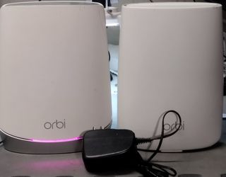 ORBI wireless /wifi Router RBR750 y Orbi Satelite R8550 trabajando al 100% "2 por menos del precio de uno"