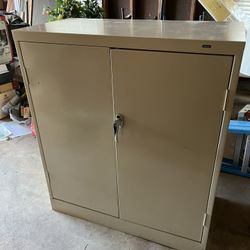 Tennsco 3 Shelves Cabinets 