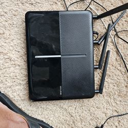 TP LINK GIGABIT ROUTER