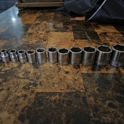 Snap On 3/8 Chrome Flank Drive Socket Set. 