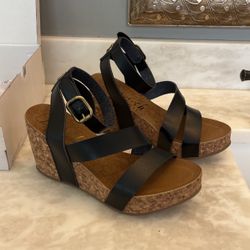 Blowfish Cork Wedge Size 7 Sandals