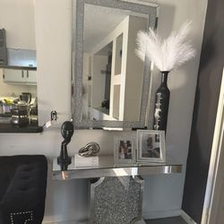 Entry Table With Mirror And Ect