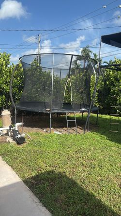 Outdoor Trampoline with Safety Net and Ladder