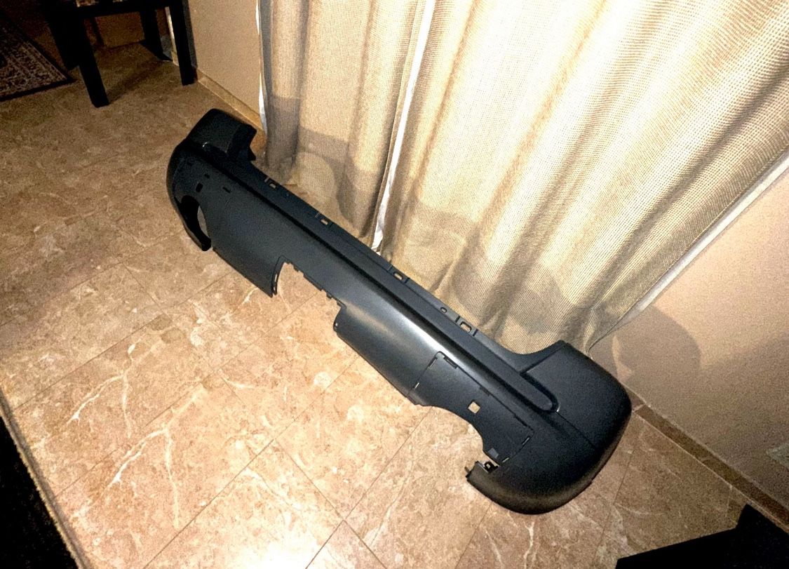 Brand New — 2000-2005 - Mercedes Benz - ML320/ML430 - REAR Bumper Replacement. — (Read Details Below!)