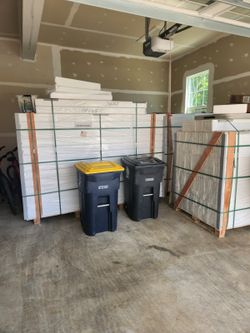 BRAND NEW 800 FT White Vinyl Privacy Fence – Never Installed