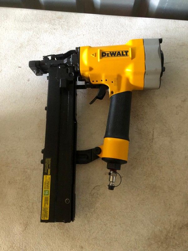 Pneumatic 16 Gauge 1 in. Crown Lathing Stapler