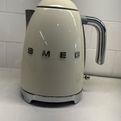Smeg Tea Kettle 