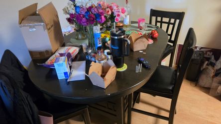 Kitchen Table w/ 4 chairs