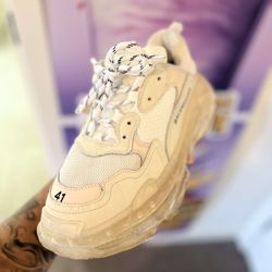 White Balenciaga’s