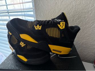 Air Jordan 4 Thunder