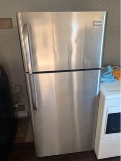 FRIGIDAIRE refrigerator