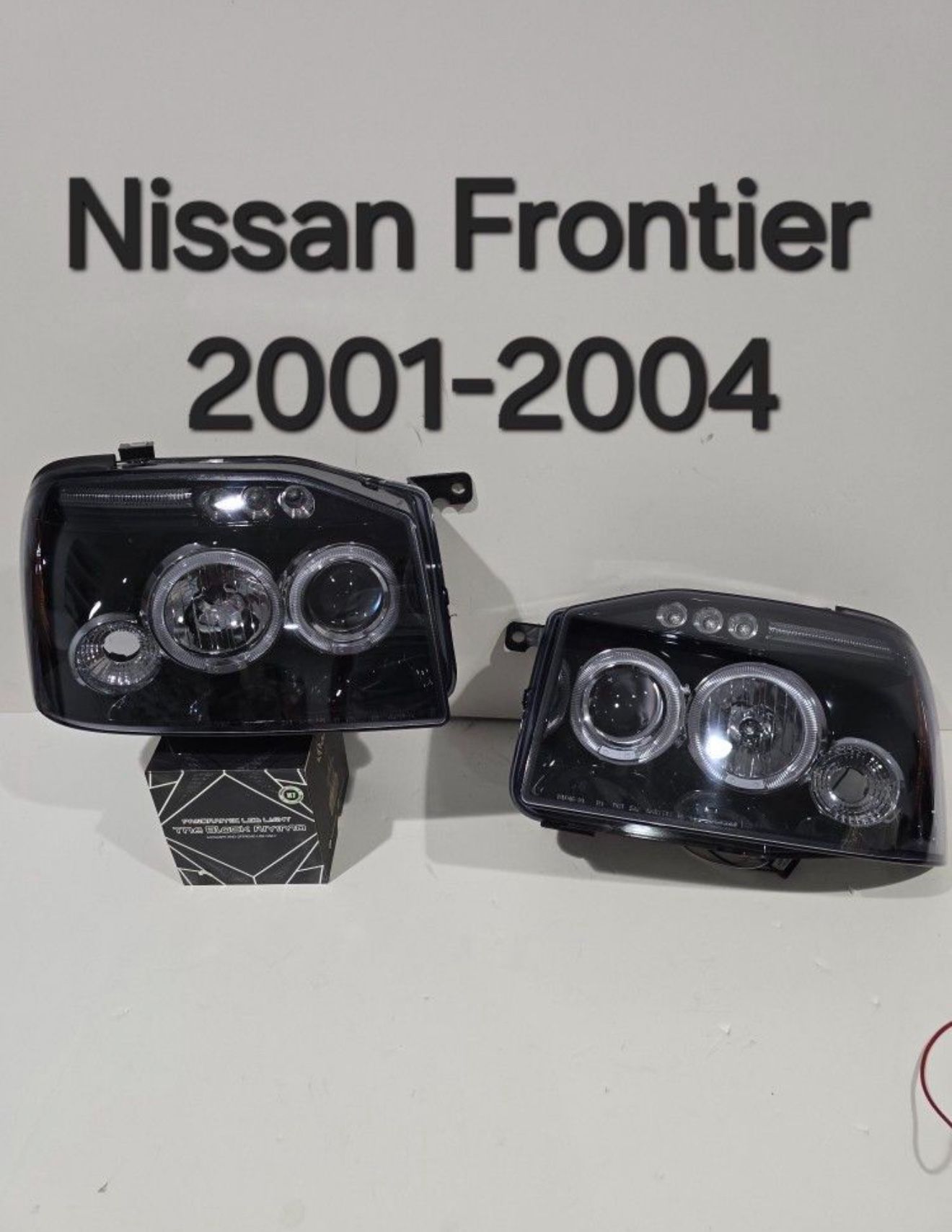 Nissan Frontier 2001-2004 Headlights