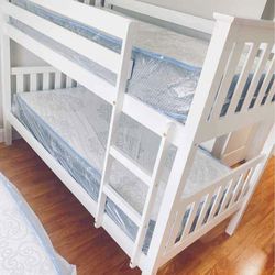For Sale !! Twin /Twin Bunk Bed 