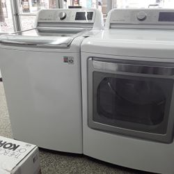Washer @Dryer  Set LG 5.5 Cut .little  Scratch 