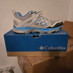   Hiking Shoes Siz 71/2   