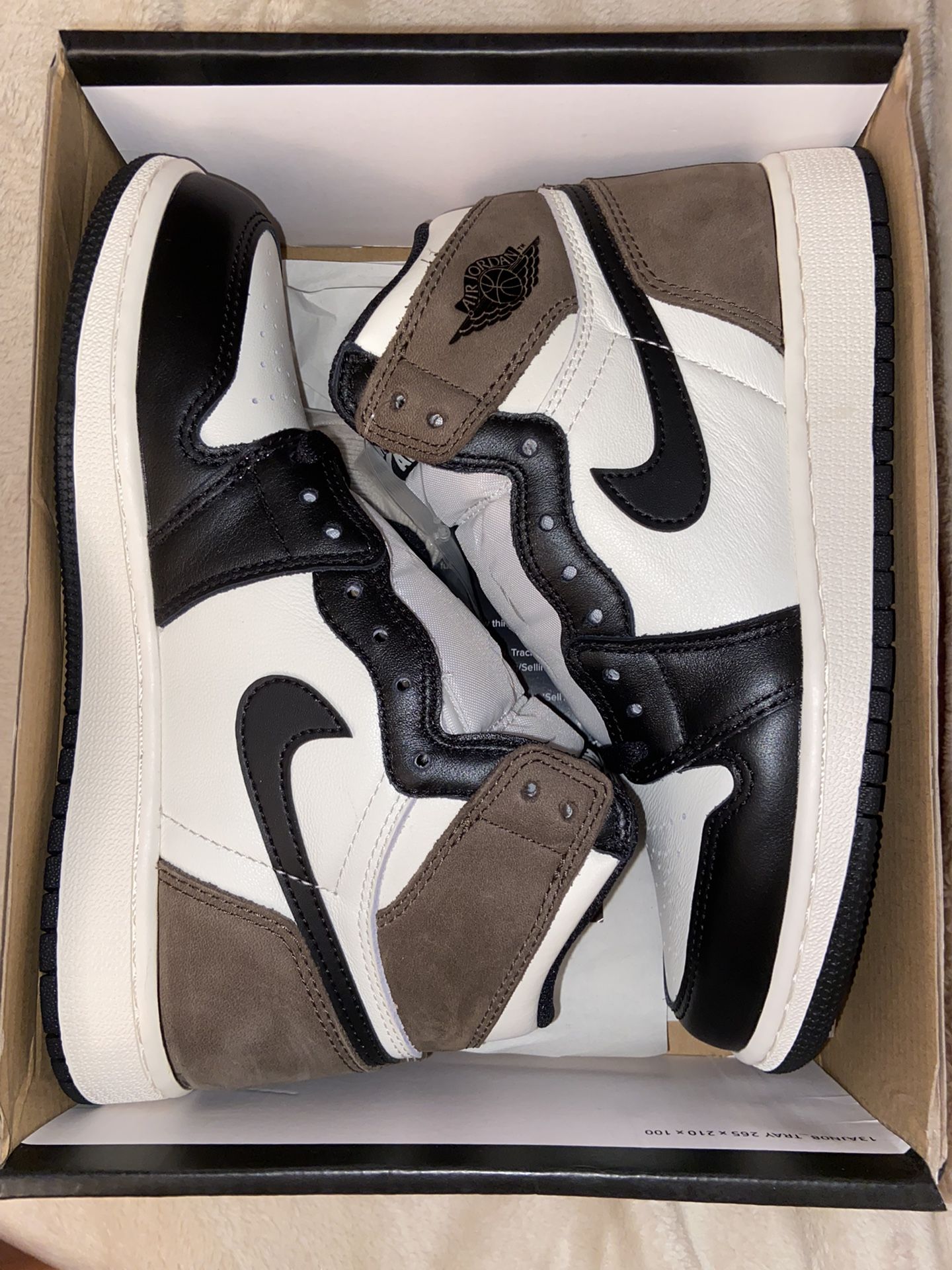 Mocha 1s Deadstock (Never worn)