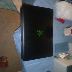 Si Prende Y Todo Funciona Y Esta Desblokeada Nomás No Tengo El Cargador 