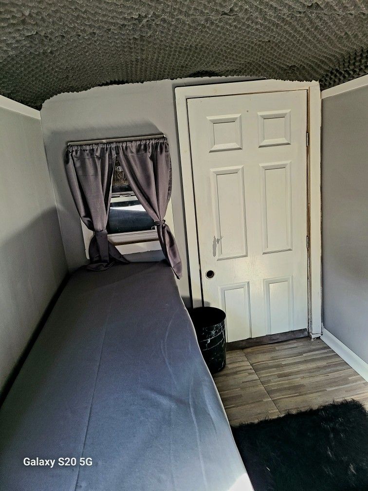 Cargo Trailer 6'x12' - Mini Camper