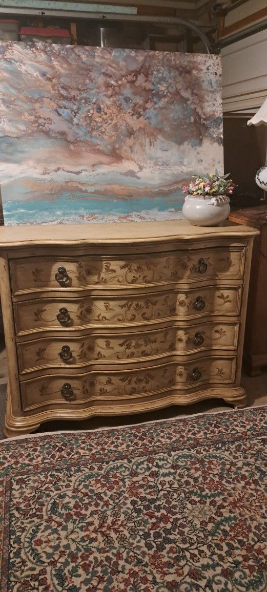 4 Drawer Dresser Painted Antique Look Italian Ir French