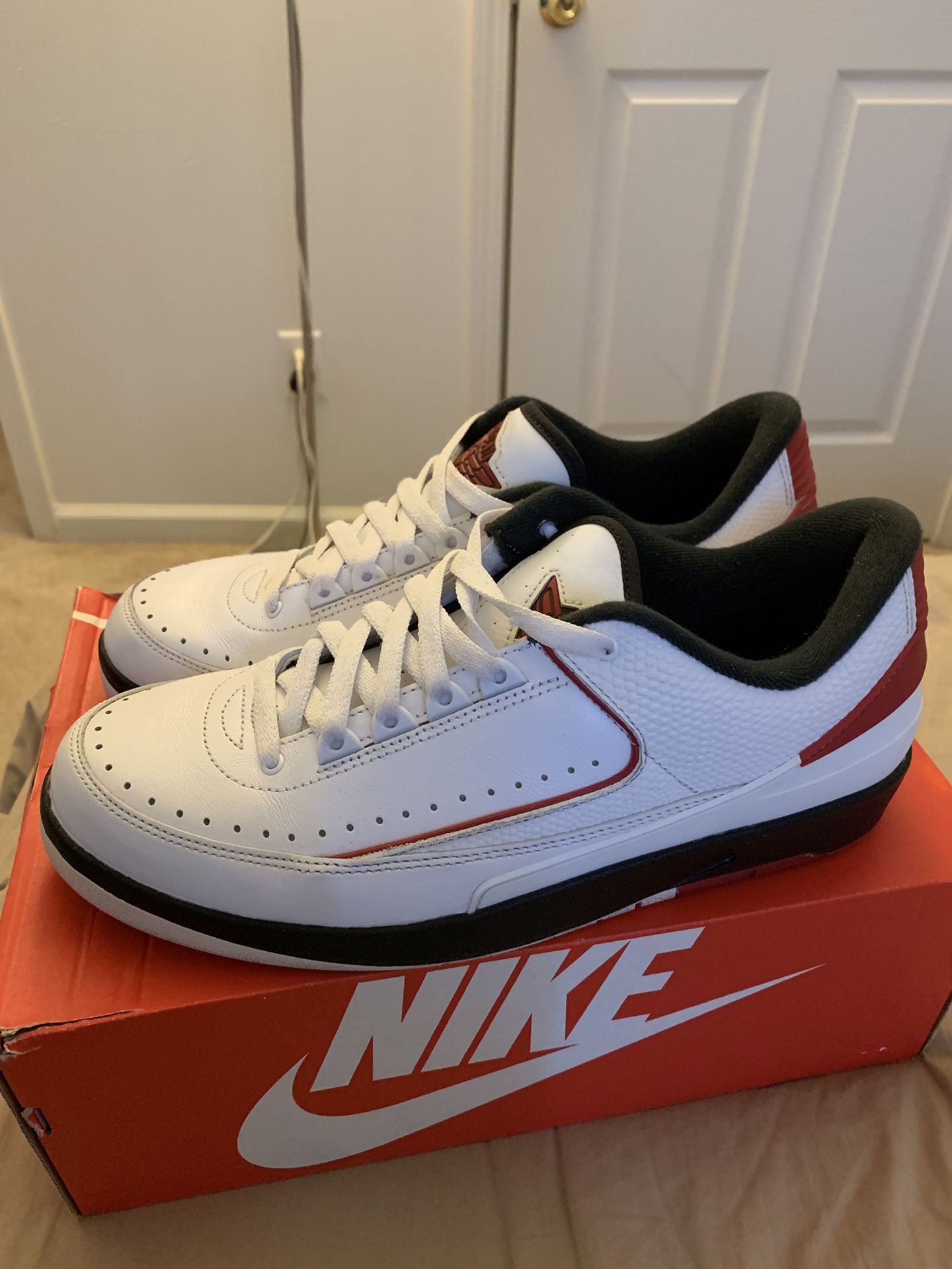 “AIR JORDANS 2” SIZE 10 1/2” “GREAT CONDITION”