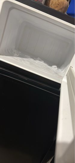 Mini fridge